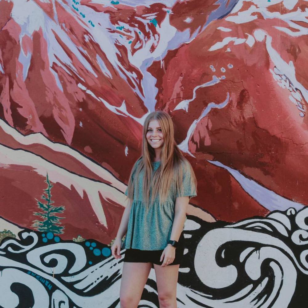 Meet your Posher, Alyssa